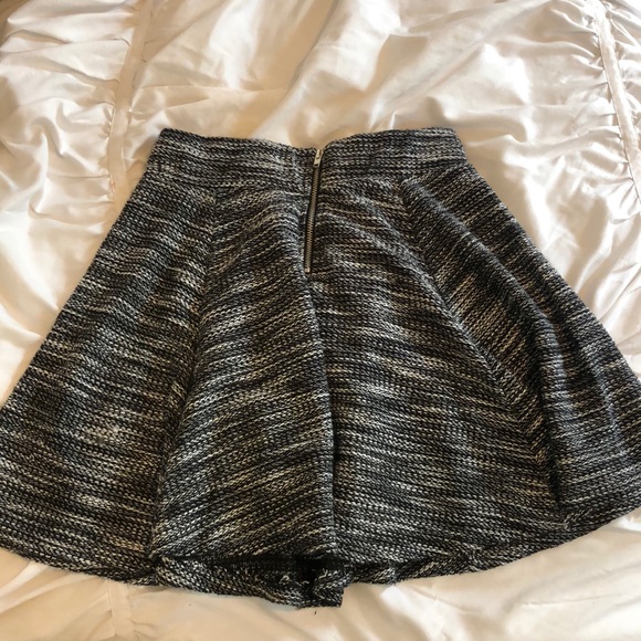 H&M Skater Skirt - Picture 2 of 3